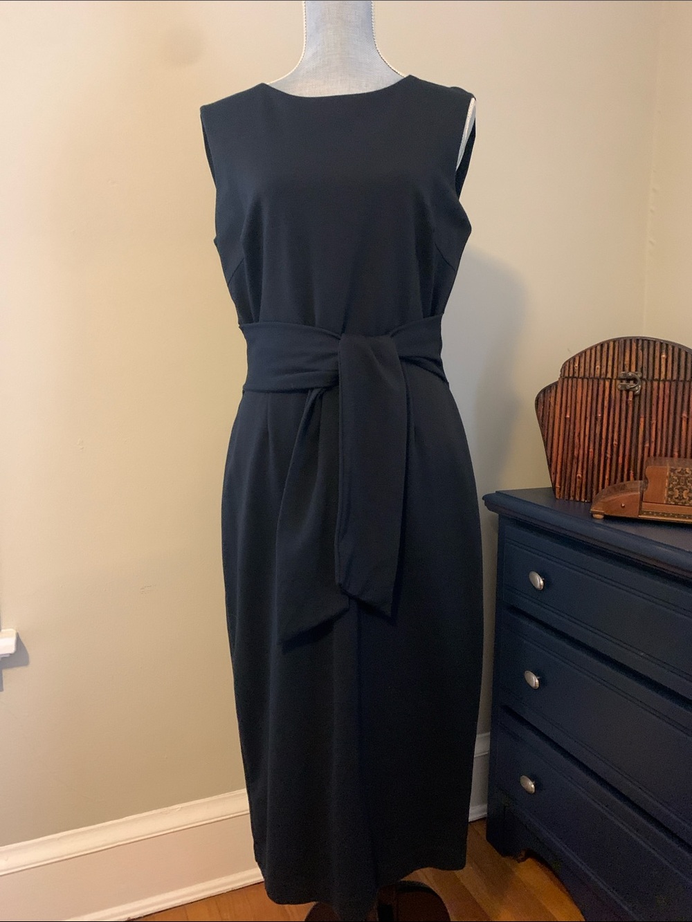 BODEN Minimalist Sleek Midi Dress